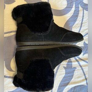 Vionic Maizie Black Suede Ankle Slipper/boot- size 8 1/2 M